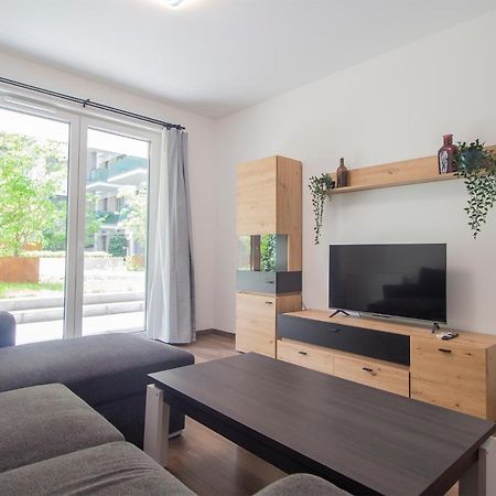 Corvin Modern Two Bedroom Apartment Free Parking Будапешт Экстерьер фото