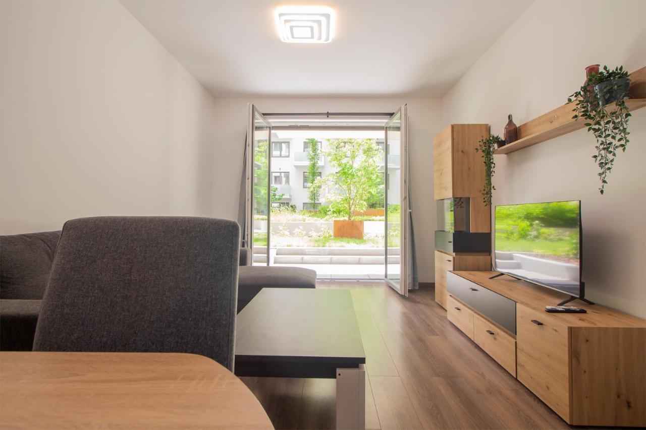 Corvin Modern Two Bedroom Apartment Free Parking Будапешт Экстерьер фото